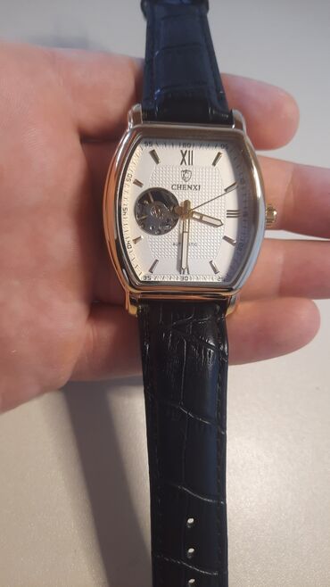 Qol saatları: Yeni mexanika saatlar. Modeldən aslı olaraq qiymətlər 40 AZN-dən 50 — 7