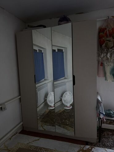 исфана мебел: Уктоочу бөлмө гарнитуру, Эки кишилик керебет, түсү - Саргыч боз