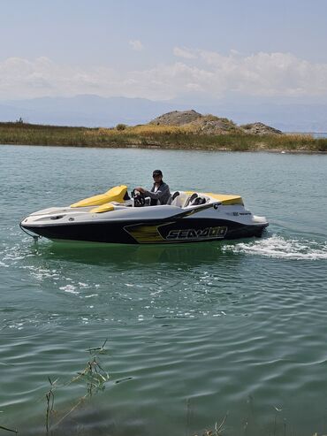 авто лодка: Гидроцикл Sea-Doo 2000 года выпуска, модель "Challenger 1800". Этот
