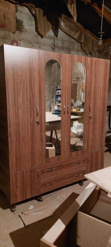 Dolablar: Yeni, 4 qapılı Düz dolab, Dolab-asılqan, Azərbaycan -da lalafo.az — 5 Dolablar: Yeni, 4 qapılı Düz dolab, Dolab-asılqan, Azərbaycan — 5