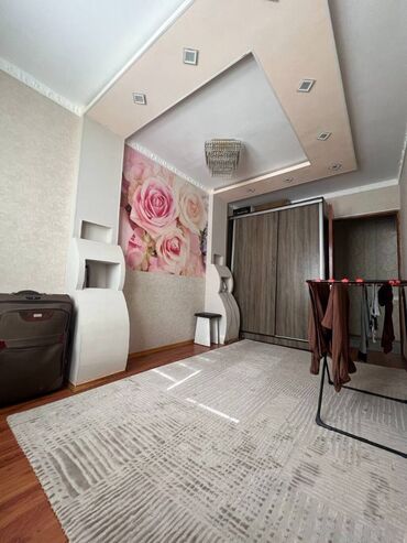 сколько стоит трехкомнатная квартира в бишкеке: 2 комнаты, 45 м², 104 серия, 2 этаж, Евроремонт