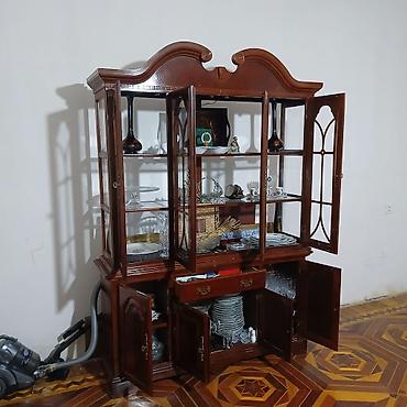 qedimi sufre: Klassik üslubda vitrinli bufet - Material: təbii ağac karkas — 3