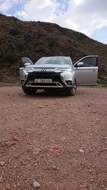 Mitsubishi: Mitsubishi Outlander: 2019 г., 2.4 л, Вариатор, Бензин, Кроссовер