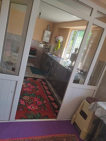7mkr kiraye evler: Astara mərkəzdə .kollecə 5 deyqelik .məsafə Geniş və işıqlı həyət evi — 9