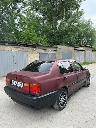 Volkswagen: Volkswagen Vento: 1993 г., 1.8 л, Механика, Бензин, Седан at lalafo.kg — 4 Volkswagen: Volkswagen Vento: 1993 г., 1.8 л, Механика, Бензин, Седан — 4