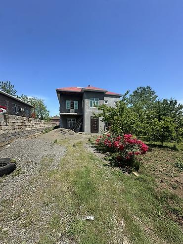 salyanda ev alqi satqisi: Satışa təqdim olunur: həyət evi və torpaq sahəsi - Tip: fərdi 2 — 3