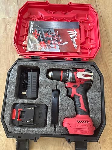 dewalt dcd794d1: Аккумуляторная дрель-шуруповерт (безщеточная) Комплектация: - — 2