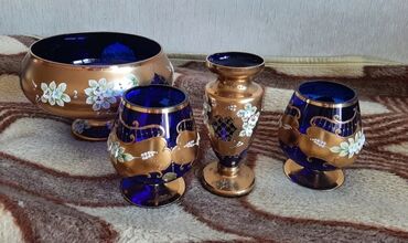 Digər dəstlər və servizlər: Mavi kobalt şüşədən hazırlanmış dekorativ bəzək dəsti. Dəst tərkibi — 1