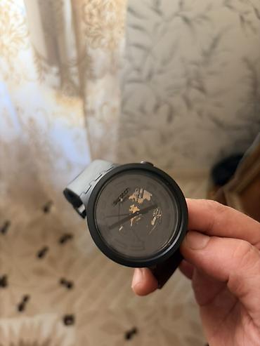Aksesuarlar: Swatch saat – skelet dizaynlı, şaffaf siferblat - Brend/model: Swatch — 2