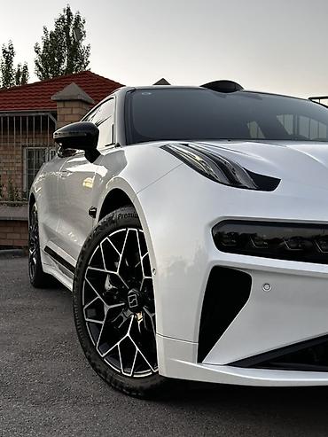 byd e1: Zeekr 001: | 2024 г. Лифтбек — 5