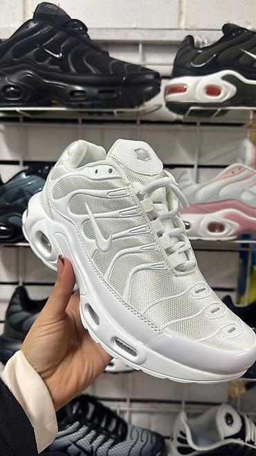 Patike: 41-46 za samo 3700 din — 4