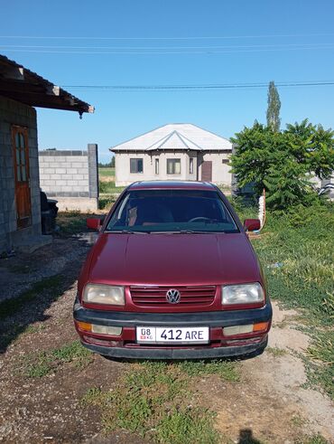 Volkswagen: Volkswagen Vento: 1995 г., 1.8 л, Механика, Бензин, Седан