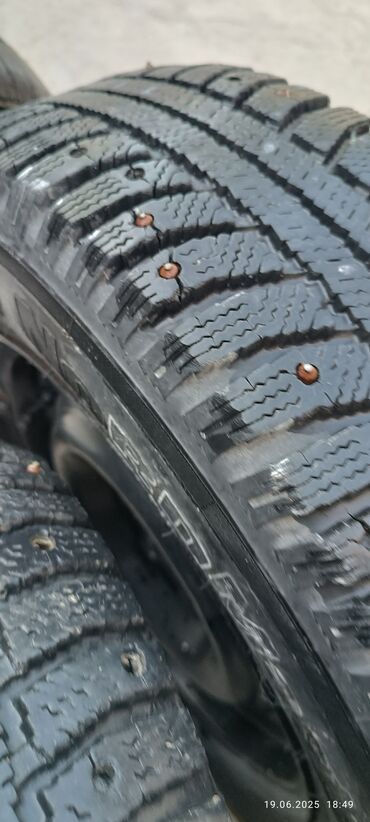 запчасти opel vectra b: Razmer 13. Qiş tekeri. 4 eded disk ile birlikde. tekerler Rusiyadan