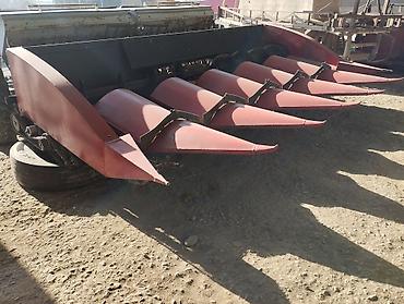 арык бетонный: Комбайн John Deere с жатками Описание: - Зерноуборочный комбайн John — 3