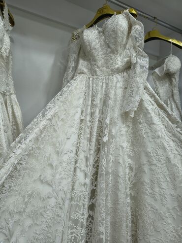 Toy paltarları: Parıltılı gəlinlik paltarı - Rəng: süd ağ/ivori tonlarında - Model — 9