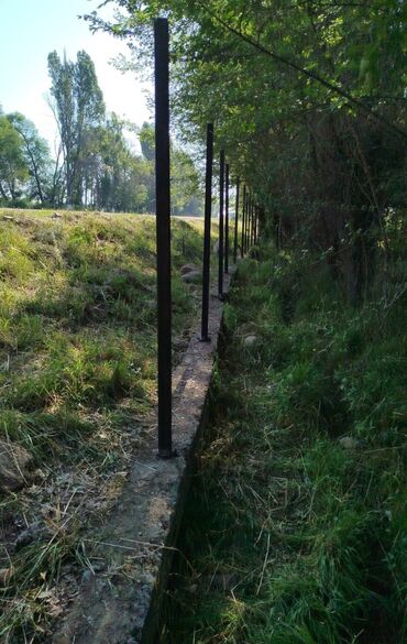 Другие стройуслуги: Предлагаем услуги по установке различных видов ограждений, включая — 12