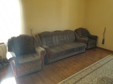 угалок мебель: Прямой диван, цвет - Коричневый, Б/у