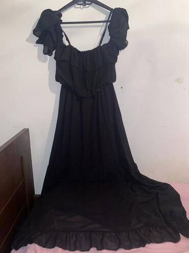 satenske duge haljine: Nova duga haljina, predivna. L velicina, rukavi se spustaju na ramena