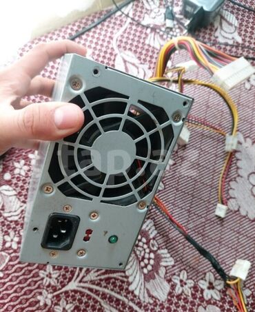 noutbuk çantasi: Qida bloku HP, 300 W