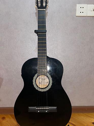 gibson gitara: Klassik akustik gitara – Q.te brendi - Korpus: parlaq qara rəngli — 1