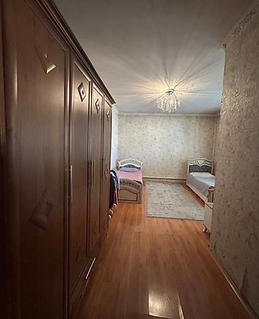 дом район киркомстром: 5 комнат, 191 м², 3 соток, Бишкек, Киркомстром Собственник — 10