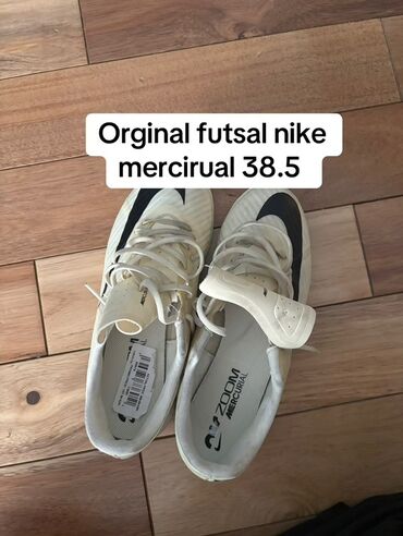 Boşqablar: Butslar Nike