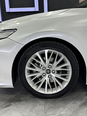 на лобовое: Toyota Camry: 2018 г., 2.5 л, Автомат, Бензин, Седан — 6