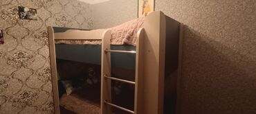Детская мебель: Для девочки и мальчика, Кровать, С матрасом, Без выдвижных ящиков, Дерево