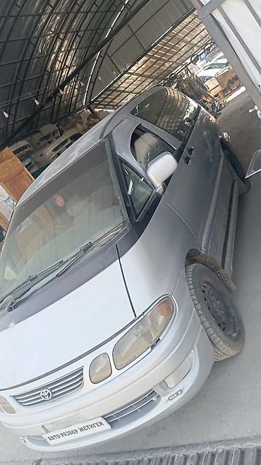 другой: Toyota Estima Emina (X) — полноразмерный праворульный минивэн. машина — 3