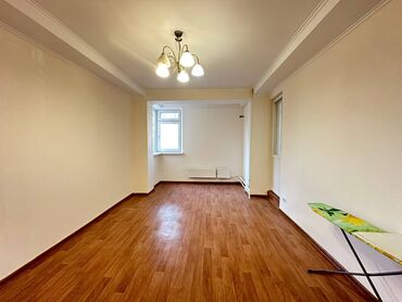 продаю квартиру срочно: 1 комната, 42 м², Индивидуалка, 2 этаж, Косметический ремонт