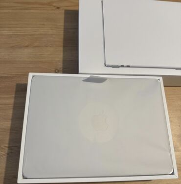 oğlan çantası: Yeni Apple MacBook, 13.3 ", Apple M2, 256 GB, Ünvandan götürmə, Pulsuz çatdırılma