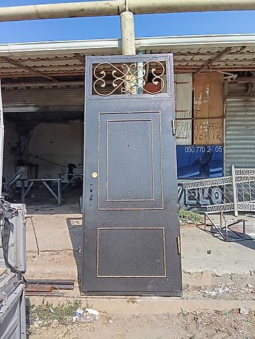 suse qab: Məhsul: Dəmir giriş qapıları Təsvir: - Material: qalın metal — 2