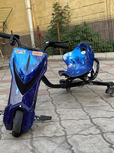 купить бу электросамокат для взрослых: Продаю дрифт Кар Не работает тормоз Есть 3 скорости В подарок шлем