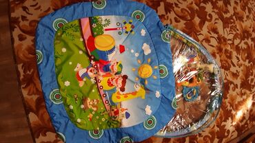 игрушки для детей в Кыргызстан | Другие товары для детей: Продаю детский развивающий коврик. В хорошем состоянии. Коврик яркий