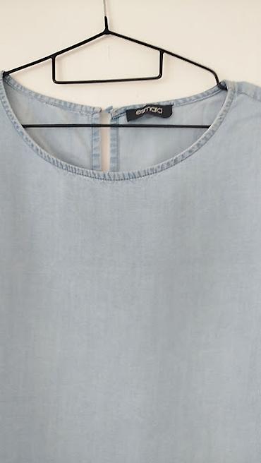 Bluze: Tri bluze, veličina M/L – set 700 dinara 1) Svetloplava bluza — 4