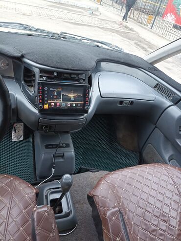 Toyota: Toyota Previa: 1993 г., 2.4 л, Механика, Бензин, Минивэн — 12