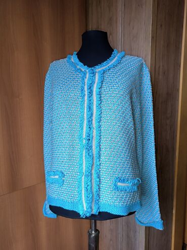 Рубашки и блузы: L (EU 40), XL (EU 42), цвет - Голубой