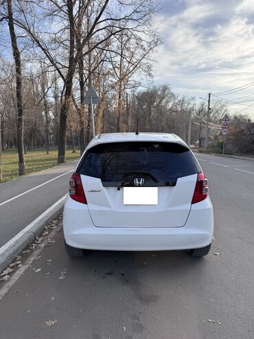 Honda: Honda Fit: 2009 г., 1.4 л, Робот, Бензин, Хэтчбэк — 6