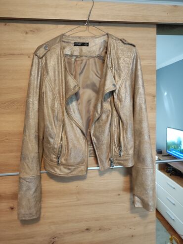 pernata jakna: Jaknica zlatna,presijava se,veličina 36. Stanje perfektno, korišćena