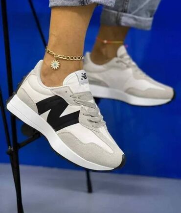 Patike: New Balance 327 patike

Novo
Brojevi 36 do 44

fb Moja Kupovina 1 — 16