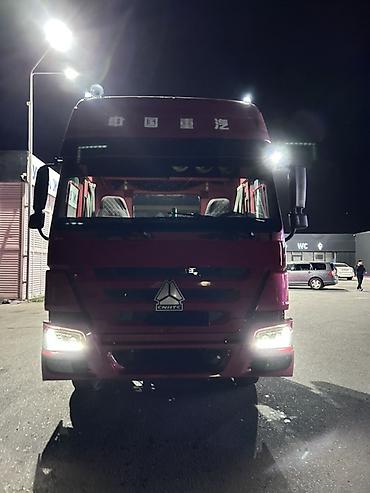 mercedes e500: Тягач, Howo, Без прицепа — 2