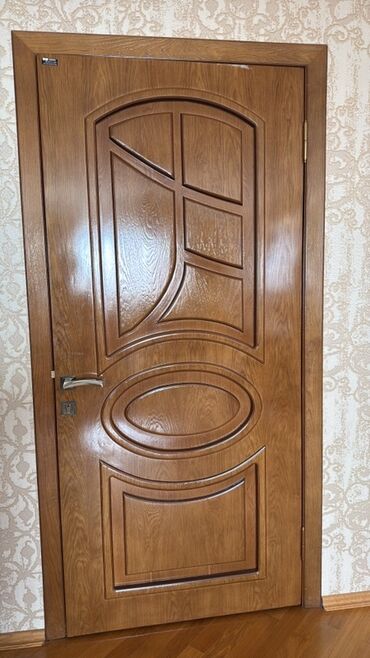 Фурнитура и комплектующие: Taxta interyer qapısı - Material: keyfiyyətli massiv/şpon taxta