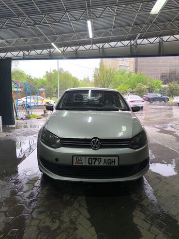 Volkswagen Polo: 2012 г., 1.6 л, Механика, Бензин, Седан