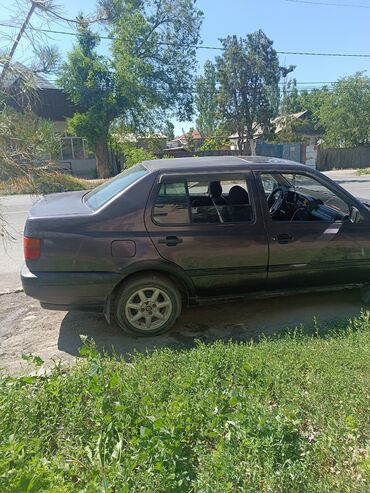 победа машина купить: Volkswagen Vento: 1991 г., 1.8 л, Механика, Бензин, Седан