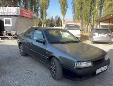audi s4 2: Седан темно‑серого цвета, 4 двери. Кузов классической формы 90‑х — 1
