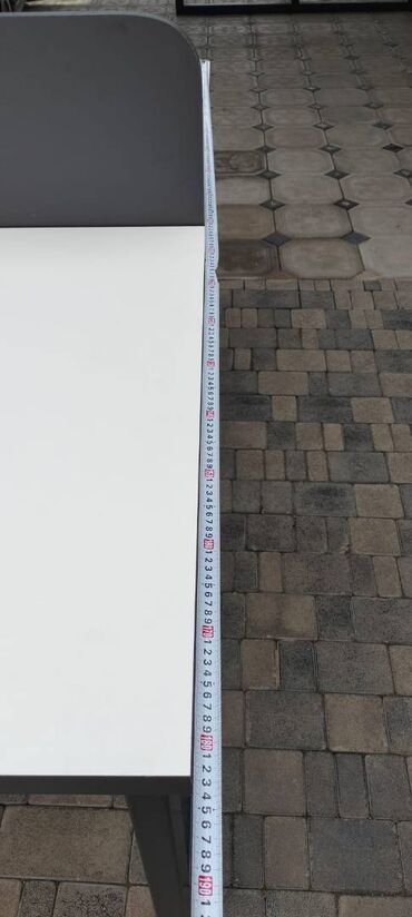 Ofis masaları: İşlənmiş, İşçi üçün, Kvadrat masa — 8