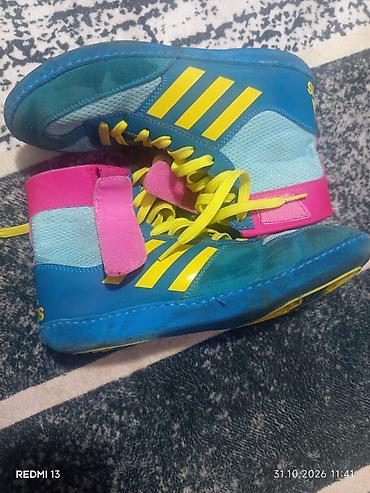 обувь для мини футбола в зале: Детские кроссовки/ботинки Adidas, высокие - Яркий дизайн: сочетание — 3