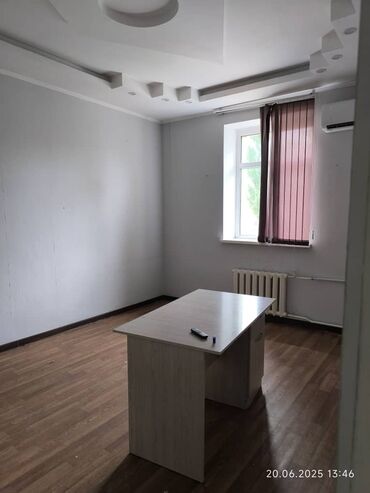 аренда футбольная поля: Сдаю Офис, 51 м², В жилом комплексе, 1 линия, С отдельным сан узлом