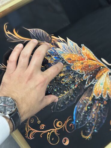 Şəkillər, tablolar: Üzəri epoksid boya ilə örtülmüş, canlı və parlaq görünüşə sahib olan — 19