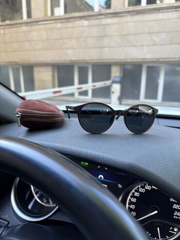 Eynəklər: Gün eynəyi, Ray-Ban, İşlənmiş lalafo.az -da Eynəklər: Gün eynəyi, Ray-Ban, İşlənmiş